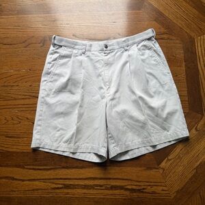 Haggar Light Gray Men’s Pleated Shorts